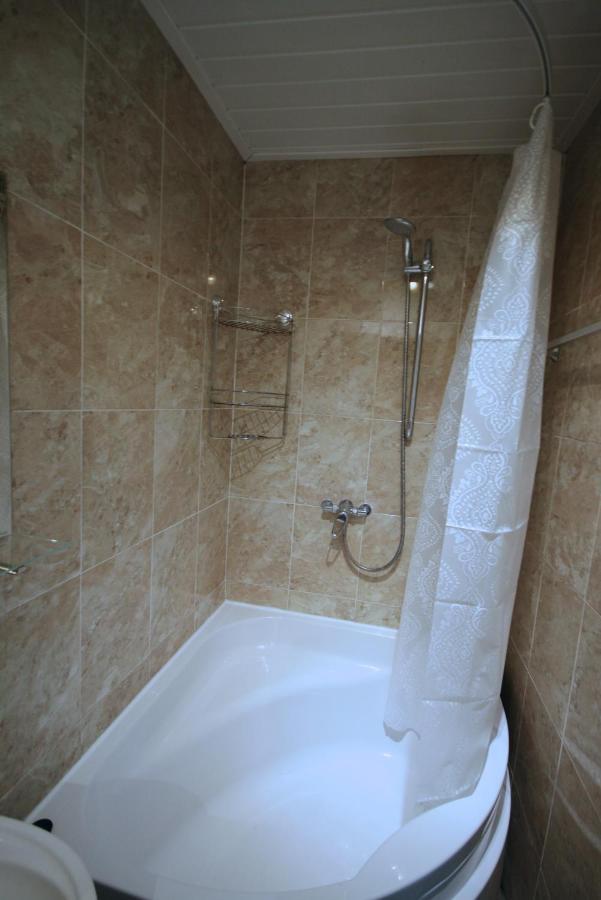 Molesey Near Hampton Court, Viking Short Stays West Molesey Exterior foto